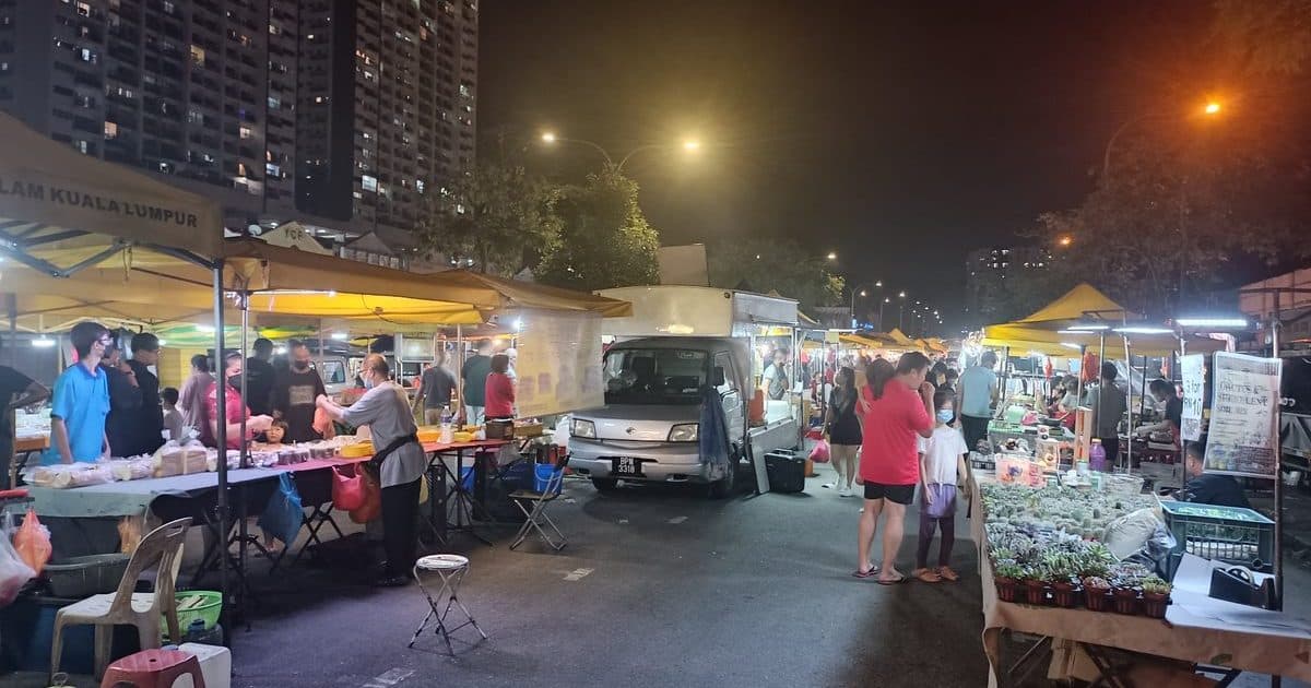 Pasar malam (night market) in Seri Kembangan, Malaysia